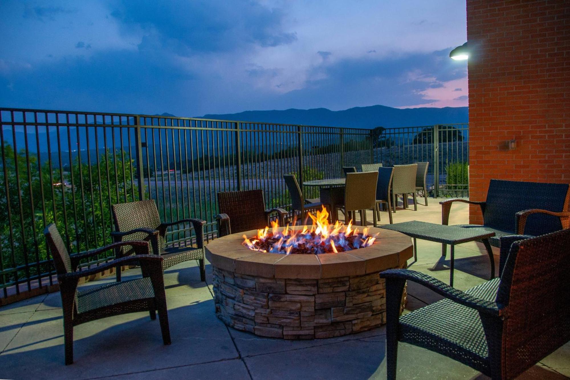 Fairfield Inn And Suites By Marriott Colorado Springs North Air Force Academy Gleneagle Esterno foto
